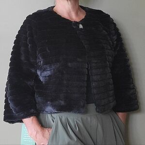 SD Collection Black Faux Fur Cape Jacket